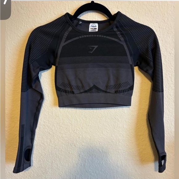 SOLD *** GYMSHARK GEO SEAMLESS LONGSLEEVE CROP TOP - Picture 3 of 3